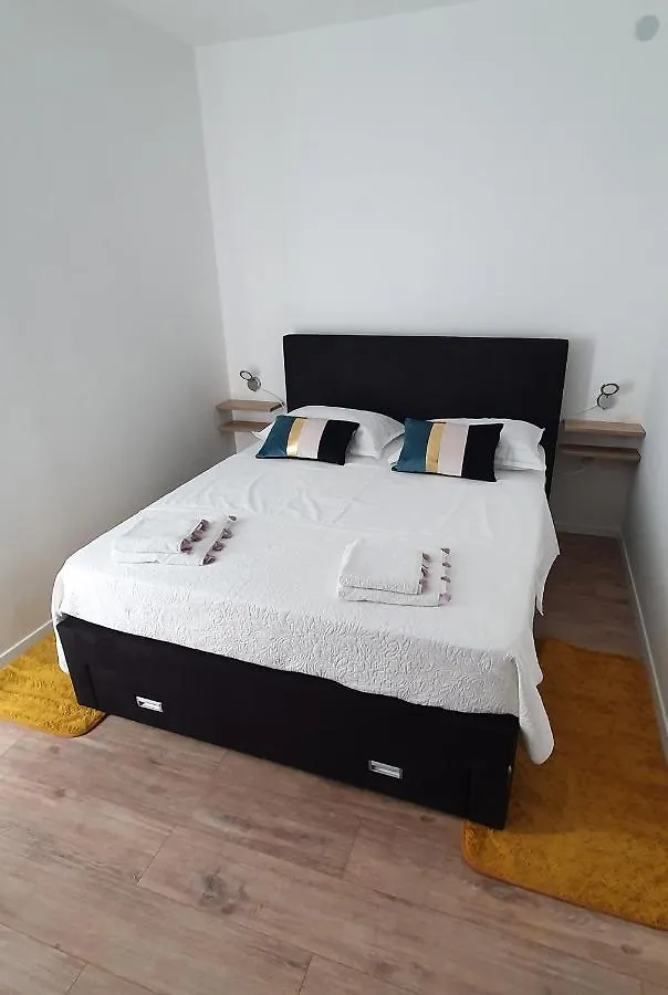 Crni Apartman Kukljica Apartment